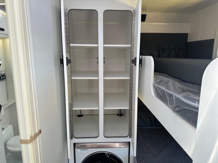 2025 JB Caravans Scorpion Sting 21'6 Family Bunk