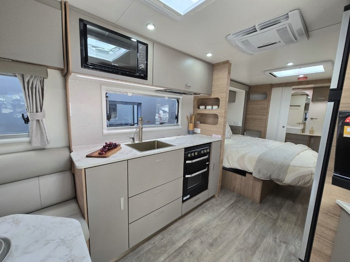 2024 JAYCO SILVERLINE 21.65-3.OB.SL-MY25