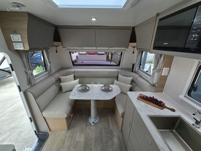 2024 JAYCO SILVERLINE 21.65-3.OB.SL-MY25