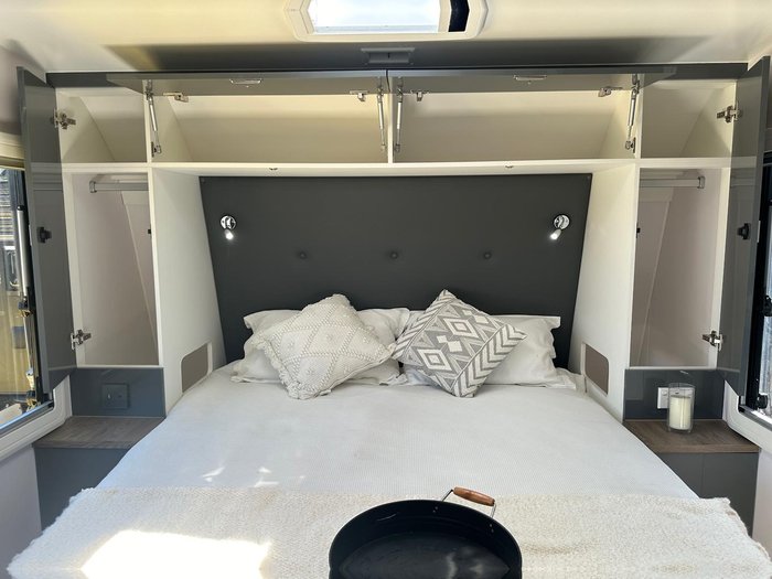 2025 JB Caravans Dirt Roader 20'8 Family Bunk