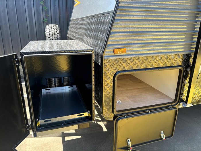 2025 JB Caravans Dirt Roader 20'8 Family Bunk