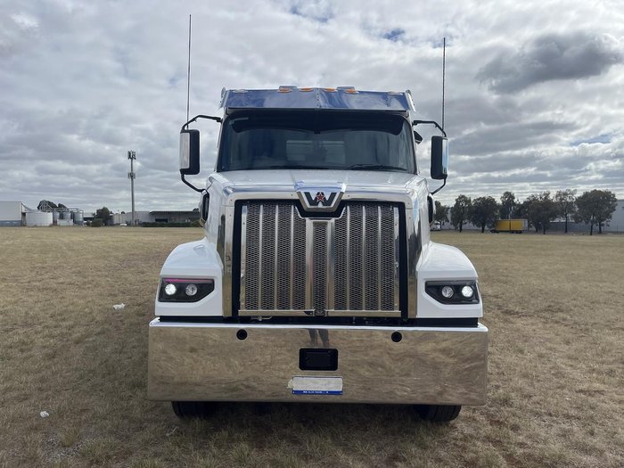 2024 Western Star 48X