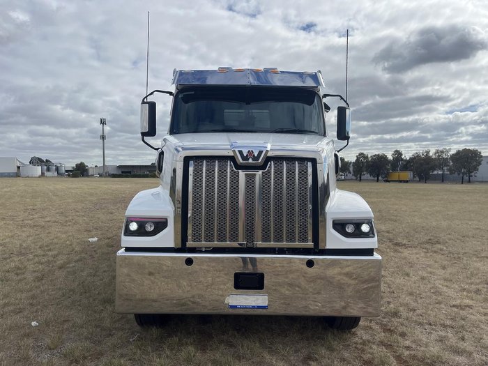 2024 Western Star 48X