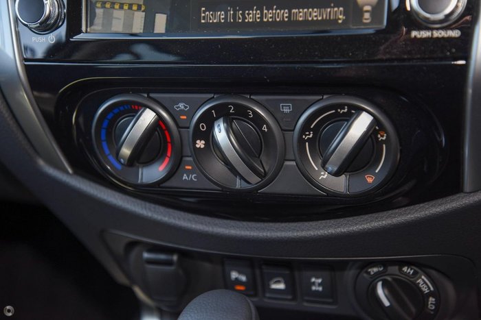 2024 Nissan Navara Black Edition