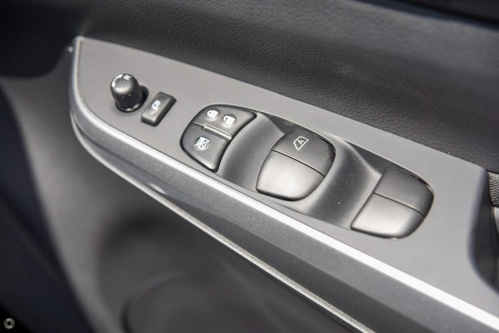 2024 Nissan Navara ST