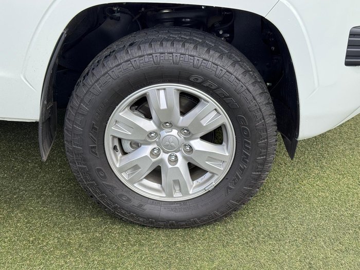 2024 Mitsubishi Triton GLX