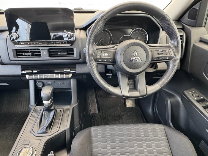2024 Mitsubishi Triton GLX