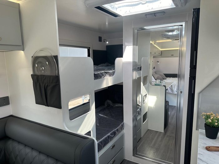 2025 JB Caravans 18' Gator X Family Bunk (Immediate Delivery)
