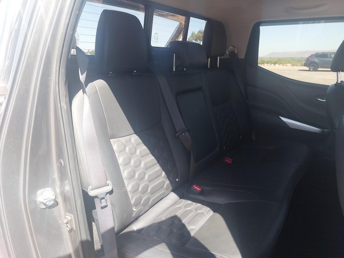 2021 Nissan Navara ST-X