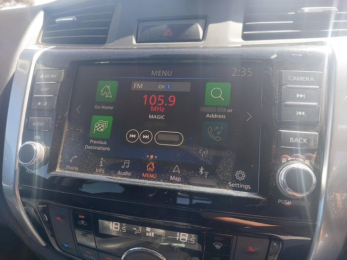 2021 Nissan Navara ST-X