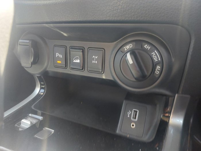 2021 Nissan Navara ST-X