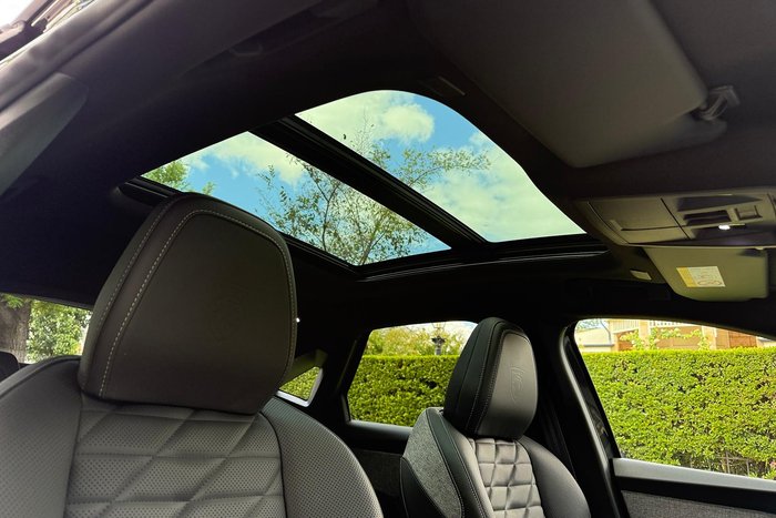 2024 Peugeot 3008 GT Premium Hybrid