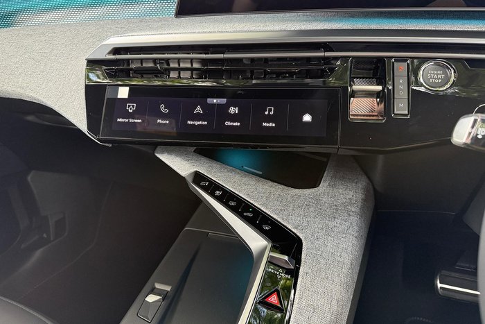 2024 Peugeot 3008 GT Premium Hybrid