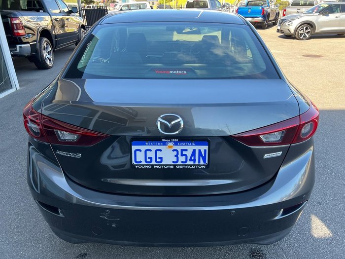 2018 Mazda 3 Neo Sport