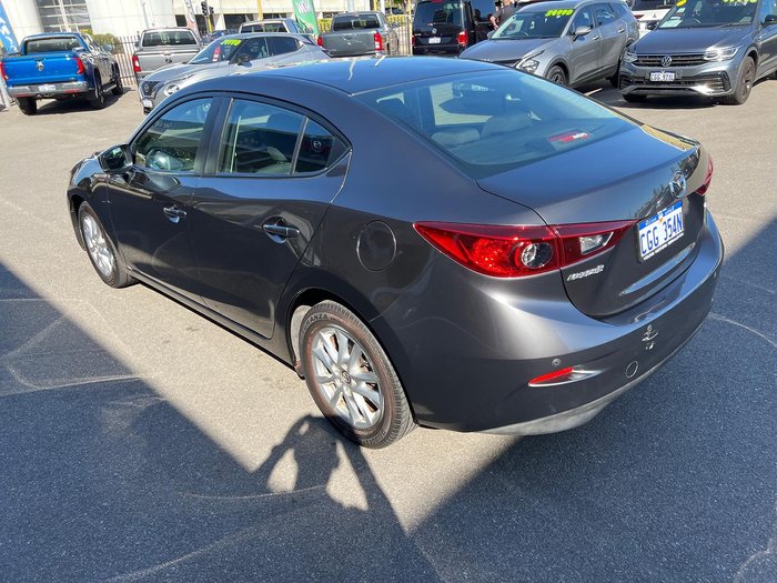 2018 Mazda 3 Neo Sport