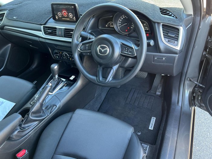 2018 Mazda 3 Neo Sport