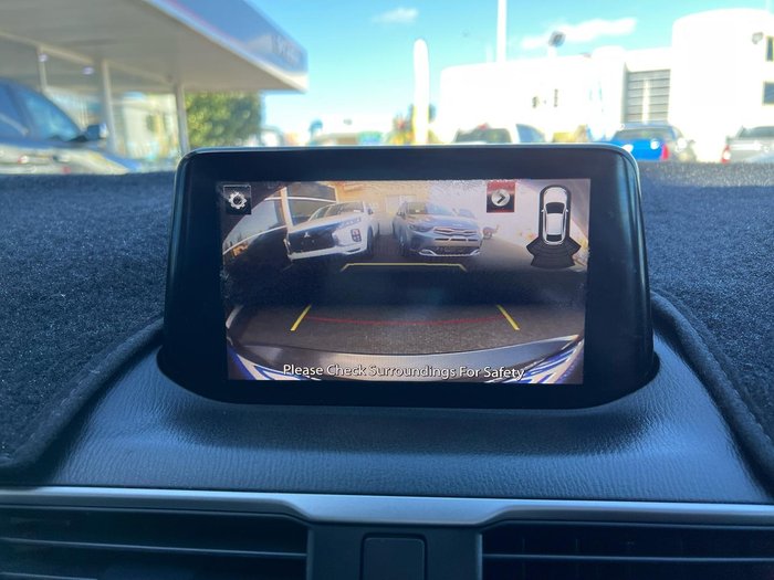 2018 Mazda 3 Neo Sport