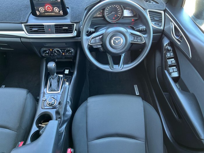 2018 Mazda 3 Neo Sport