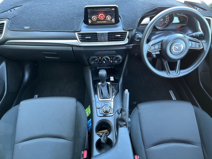 2018 Mazda 3 Neo Sport