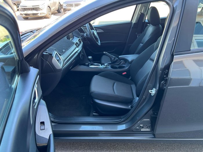 2018 Mazda 3 Neo Sport