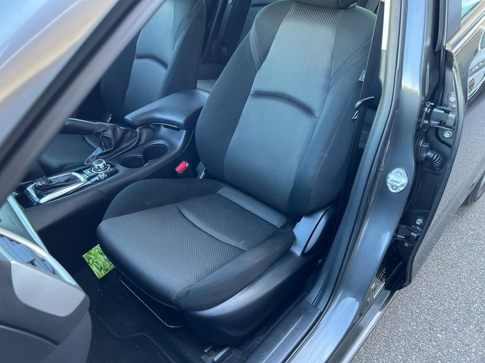 2018 Mazda 3 Neo Sport