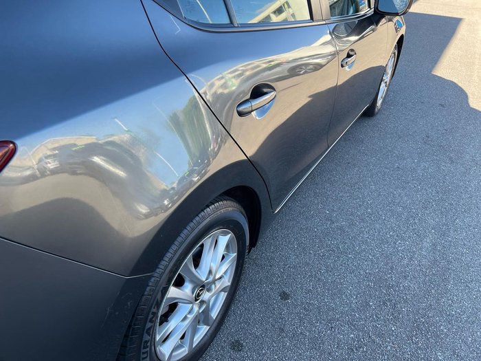 2018 Mazda 3 Neo Sport