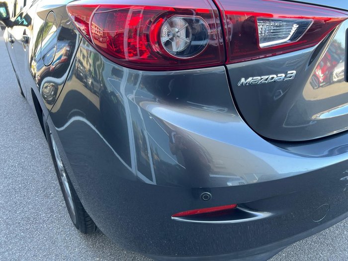 2018 Mazda 3 Neo Sport