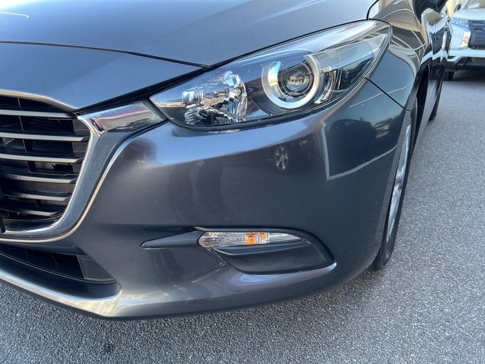 2018 Mazda 3 Neo Sport