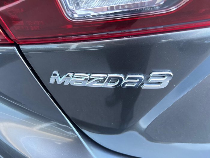 2018 Mazda 3 Neo Sport