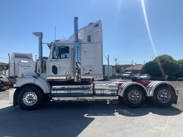 2018 Western Star 4864Fxb With 40