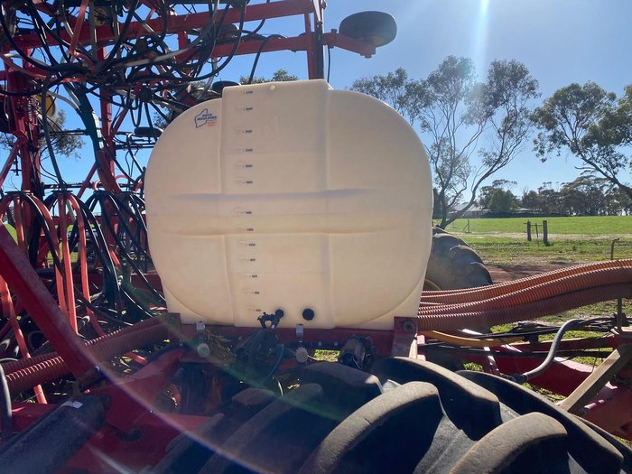 VADERSTAD Seed Hawk SH6010 60 Seeding Bar with liquid tank
