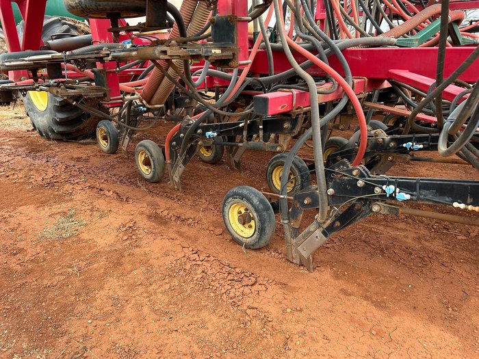 VADERSTAD Seed Hawk SH6010 60 Seeding Bar with liquid tank
