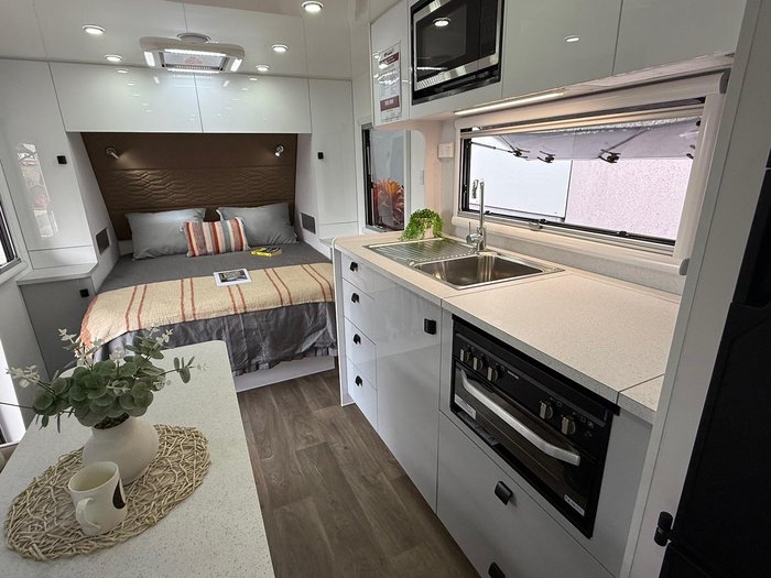 2025 Vivid Caravans Explorer 21 Family