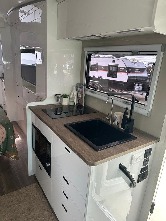 2025 JB Caravans Touring Slide Out 7.3 M Iveco