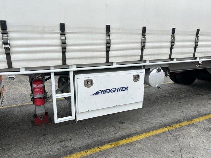 2005 Maxitrans St3 34 Pallet Refrigerated B Double