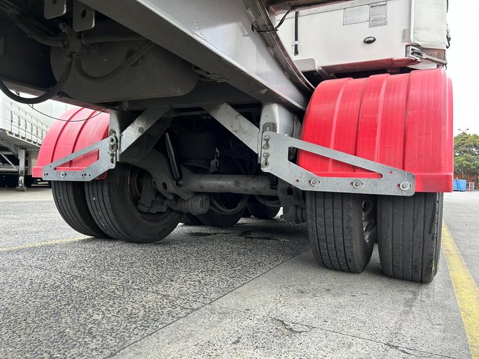 2005 Maxitrans St3 34 Pallet Refrigerated B Double