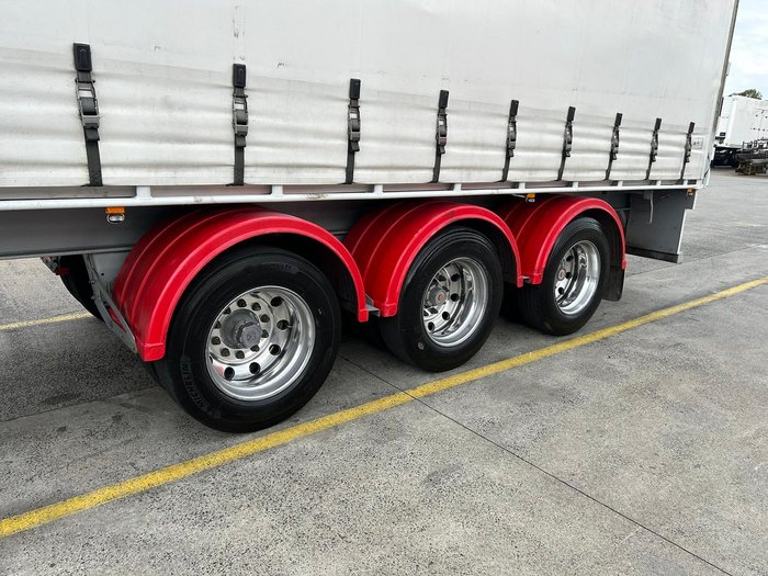 2005 Maxitrans St3 34 Pallet Refrigerated B Double