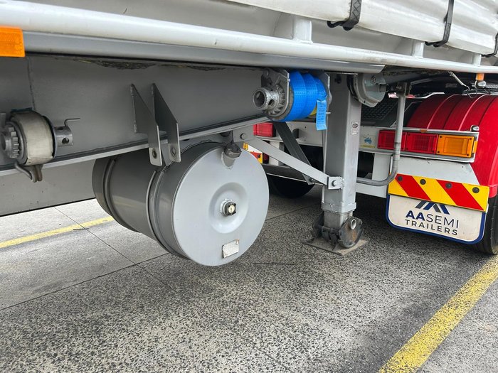 2005 Maxitrans St3 34 Pallet Refrigerated B Double