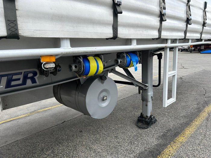 2005 Maxitrans St3 34 Pallet Refrigerated B Double 