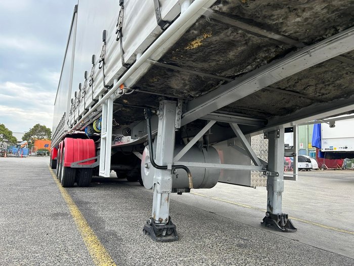 2005 Maxitrans St3 34 Pallet Refrigerated B Double 