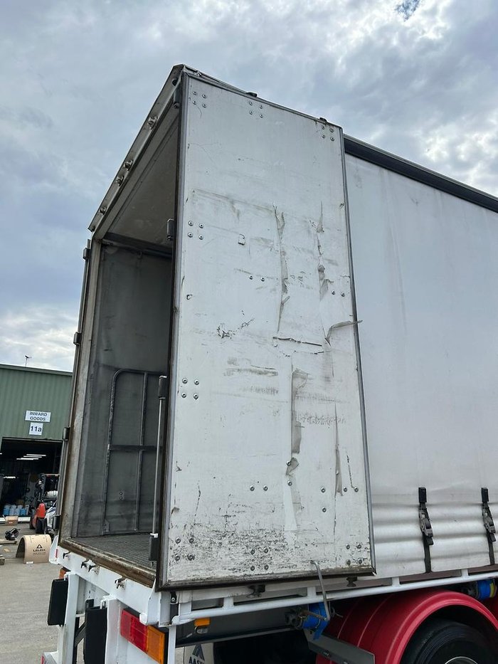 2005 Maxitrans St3 34 Pallet Refrigerated B Double 