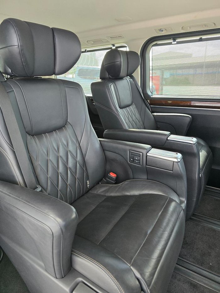 2019 Toyota Granvia VX