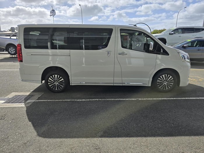 2019 Toyota Granvia VX