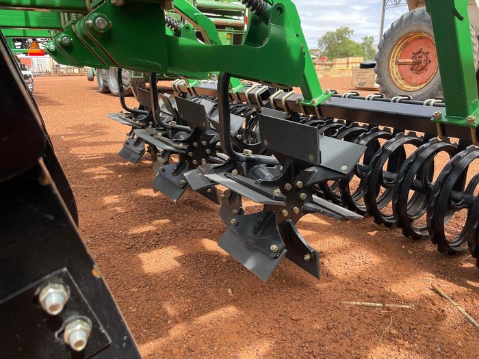 Great Plains Max Chisel MC5315 19 Vertical Tillage