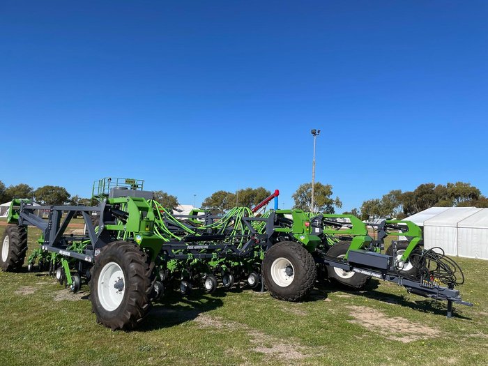 2024 Boss 40' Bridge-Frame Planter