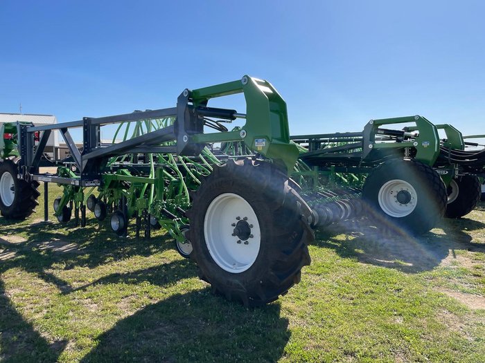 2024 Boss 40' Bridge-Frame Planter