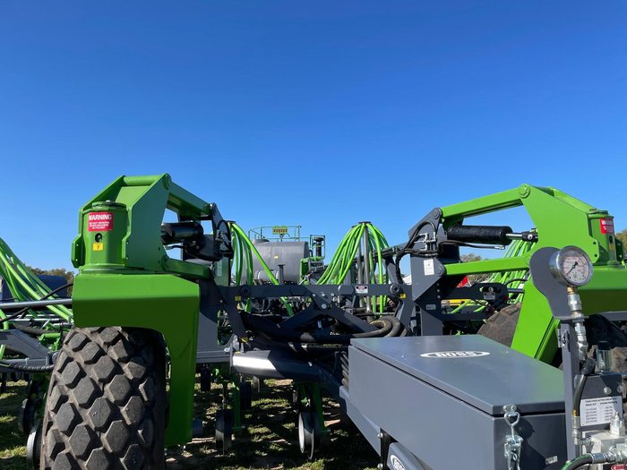 2024 Boss 40' Bridge-Frame Planter