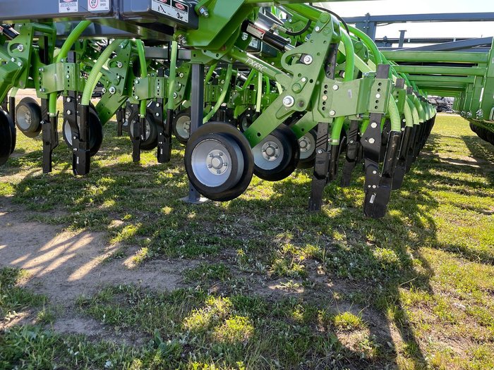 2024 Boss 40' Bridge-Frame Planter