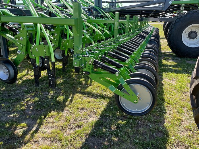 2024 Boss 40' Bridge-Frame Planter