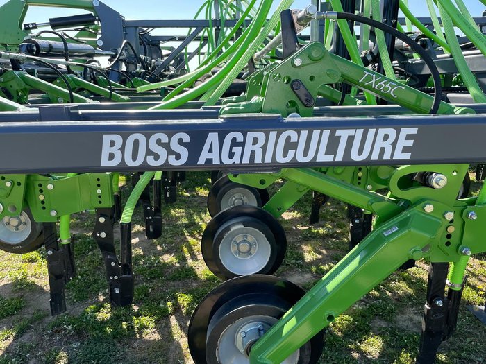 2024 Boss 40' Bridge-Frame Planter